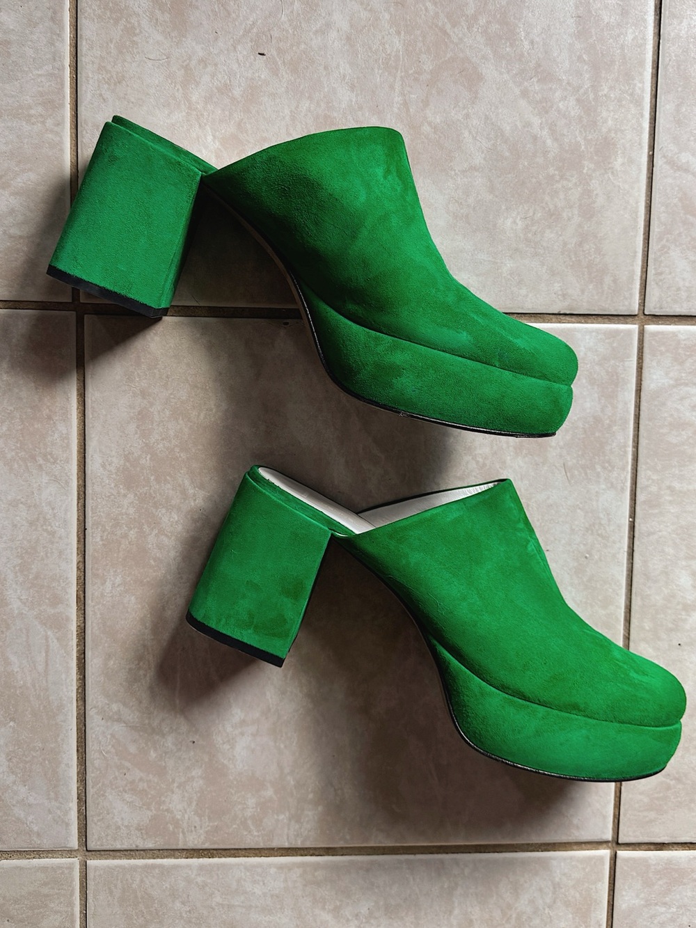 Kennel & Schmenger Green Velvet Platform Mules